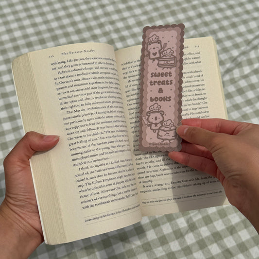 Sweet treats & books (Bookmark)